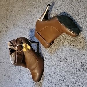 BROWN BOOTIES